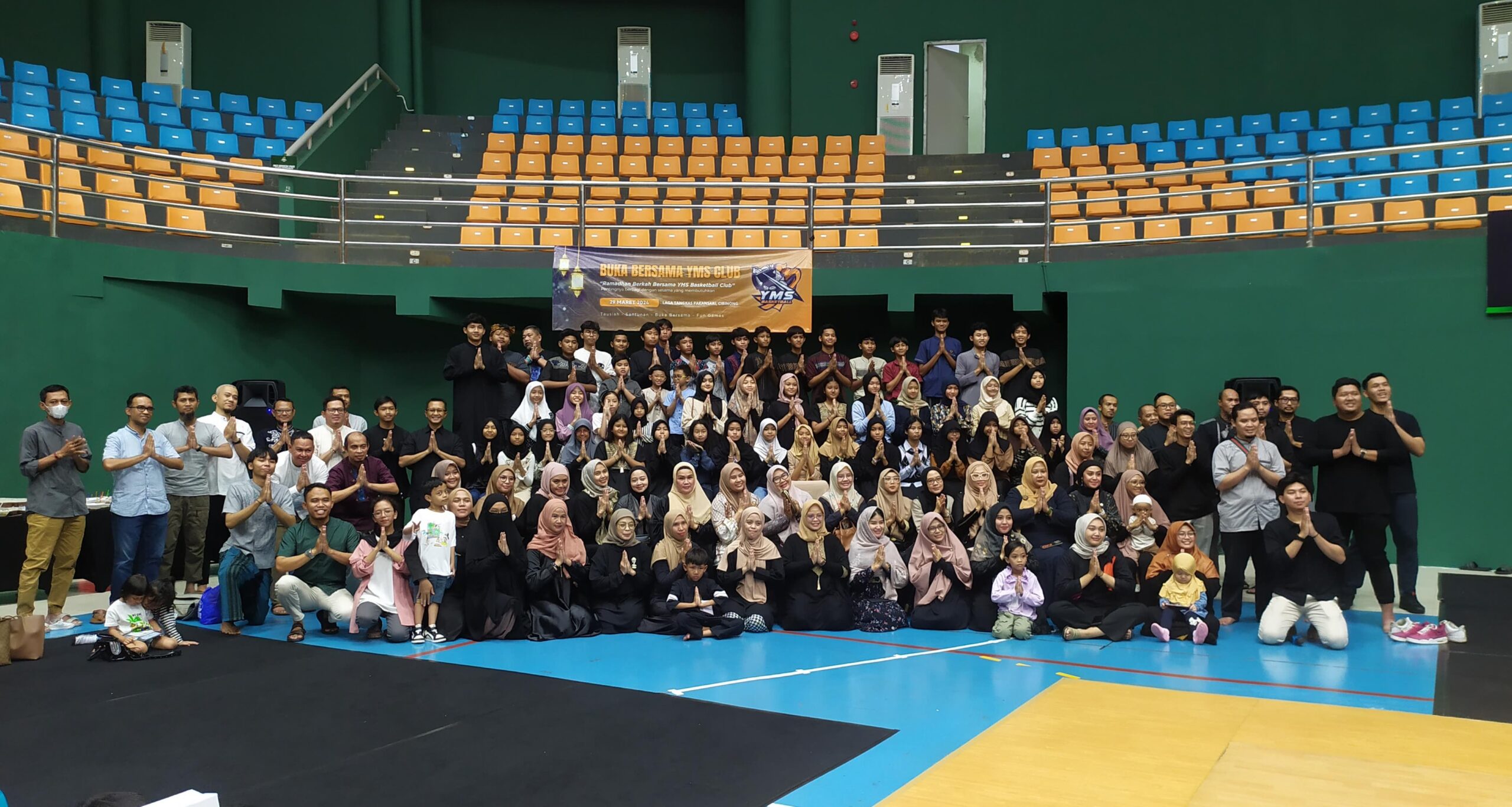 YMS Basketball Club Gelar Bukber dan Santunan Anak Yatim