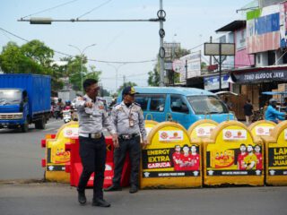 Upaya Dukung Kelancaran dan Keselamatan Lalin, Dishub Kabupaten Bogor Kembali Akfitkam APILL di Simpang Pasar Cibinong