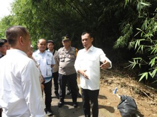 Tinjau Langsung Banjir Jonggol, Jaro Ade Soroti Pentingnya Normalisasi Sungai