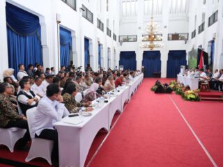 Rakor dengan Kepala Daerah Se-Jabar, Menteri Nusron Wahid Ungkap Skema Penggantian dan Sanksi Alih Fungsi Lahan Sawah