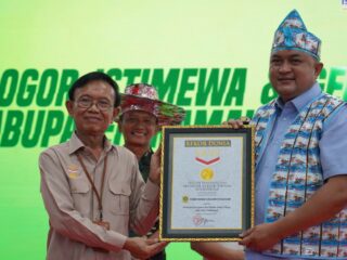 Pemkab Bogor Raih Rekor MURI Melalui Pameran Kerajinan Daur Ulang Desa Terbanyak