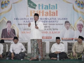 Hadiri Halalbihalal dan Penyerahan Sertipikat Tanah Wakaf PCNU Indramayu, Menteri Nusron Wahid Minta Nahdlatul Ulama Berikan Kebermanfaatan bagi Masyarakat