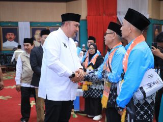 Dengan Mengucap Basmalah, Rudy Susmanto Lepas Jamaah Haji Kloter 24 Kabupaten Bogor Ke Tanah Suci