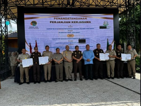 Bersinergi Untuk Pelayanan Pertanahan yang Profesional, Kejati Jabar dan Kanwil BPN Provinsi Jawa Barat Tandatangani PKS