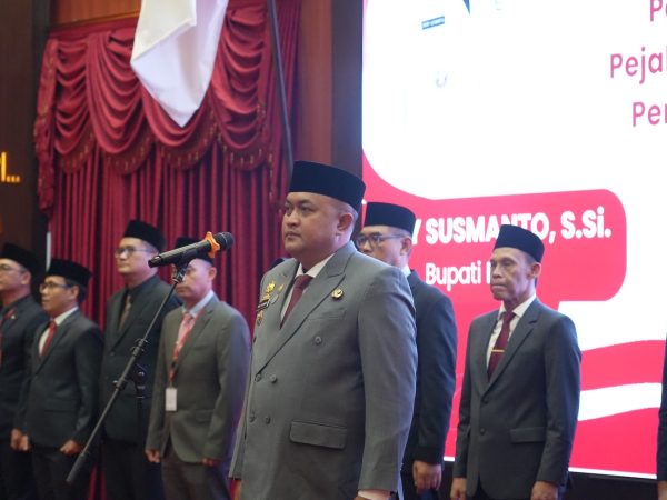 Bupati Bogor Lantik 14 Pejabat, Perkuat Kinerja Pemerintahan dan Pelayanan Masyarakat