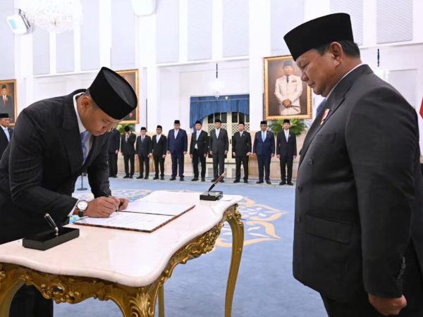 Presiden Prabowo Lantik Kepala BGN dan Gubernur Universitas Republik Indonesia