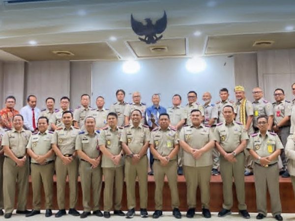 Hasan Basri Minta Kakan Pertanahan Kabupaten/Kota se-Jabar Memberikan Pelayanan yang Berorientasi Kepada Kepuasan Masyarakat