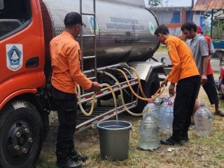 Pemkab Bogor Salurkan Bantuan Air Bersih untuk Warga Ciampea