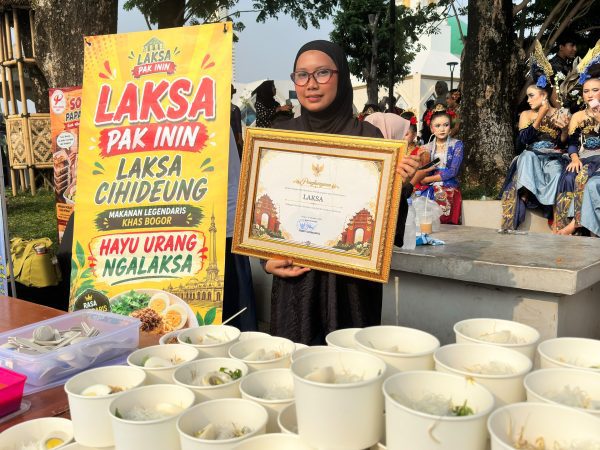 Laksa Pak Inin Cihideung Raih Penghargaan Warisan Budaya Takbenda